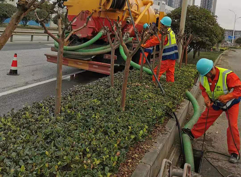 隆子市政管道清淤